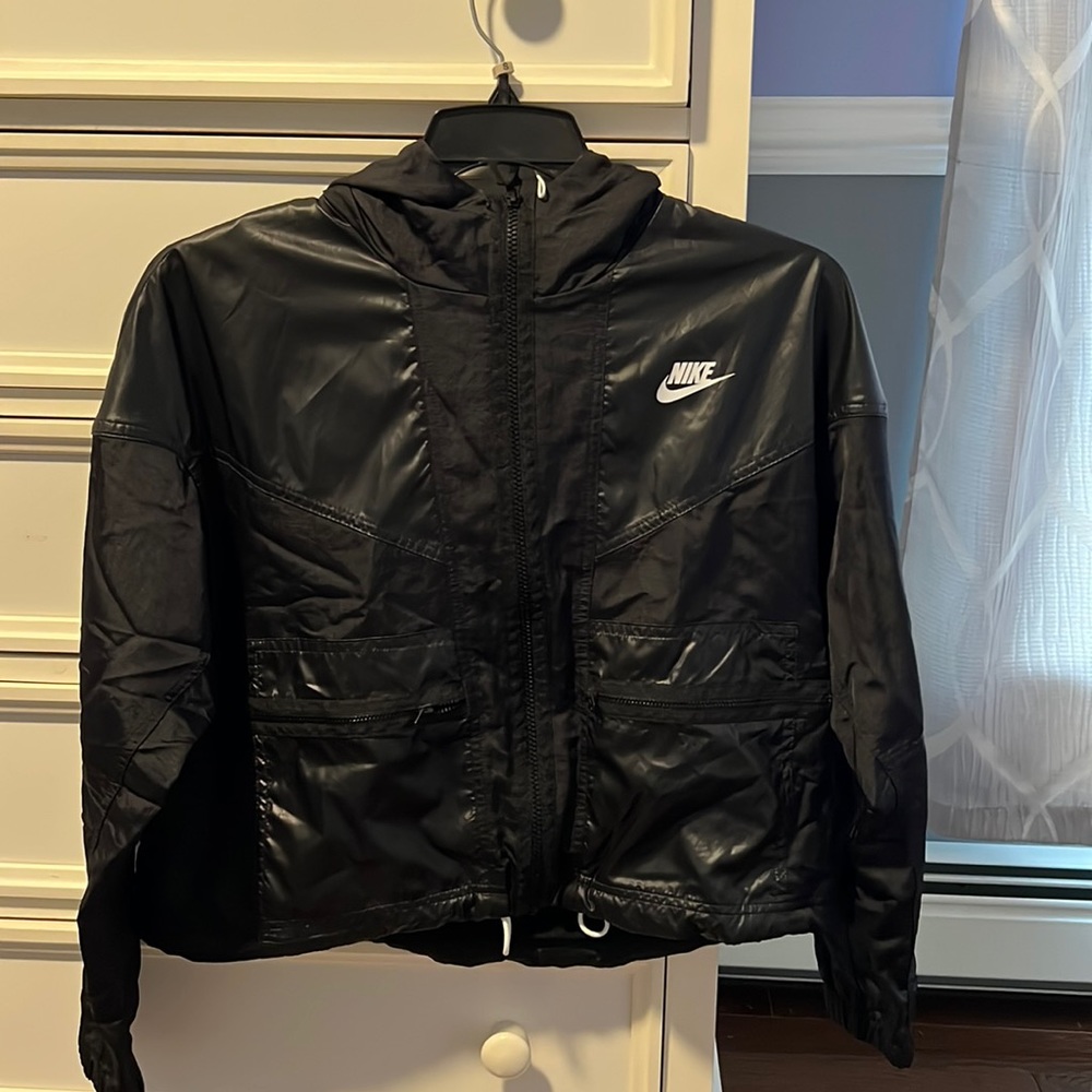 nike windbreaker